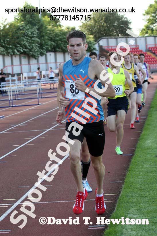 Nick McCormick (Morpeth) leads the Stan Long Mile, North East Grand Prix, Gateshead International Stadium. Photo: David T. Hewitson/Sports for All Pics